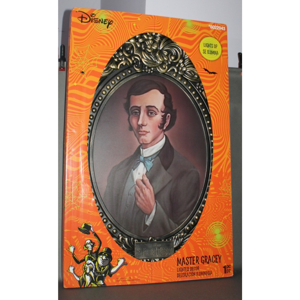 Disney The Haunted Mansion Master Gracey Gemmy 2025 Halloween Lighted Portrait